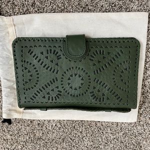 Cleo Bella mexicana clutch